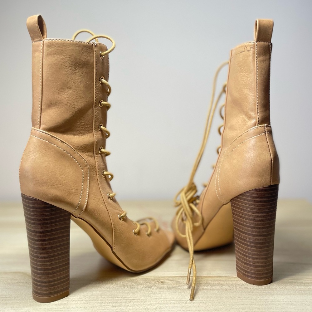 Tan/brown lace up boots